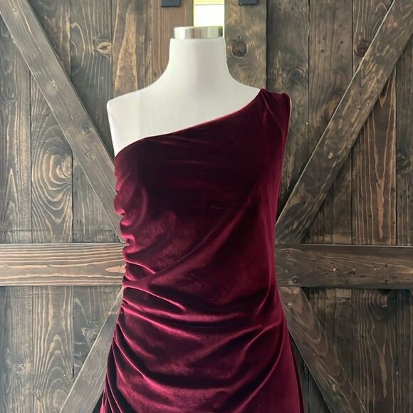 NWT L'VOW STUDIO Elegant Ruched Velvet One Shoulder High Waist Side Slit Bodycon - Picture 5 of 13